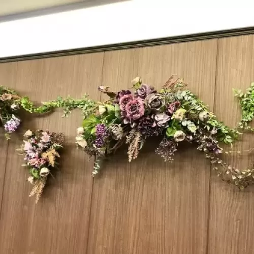 住宅型介護施設の壁面装花のサムネイル