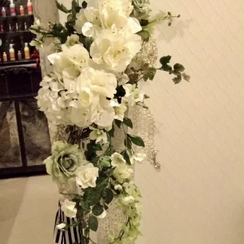 ネイルエステサロン装花のサムネイル