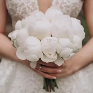 あなただけの特別なセレモニー！オーダーブーケで彩る結婚式を解説のサムネイル